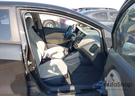 2013 Kia Rio Lx z USA, uszkodzony, nr VIN KNADM5A32D6216668